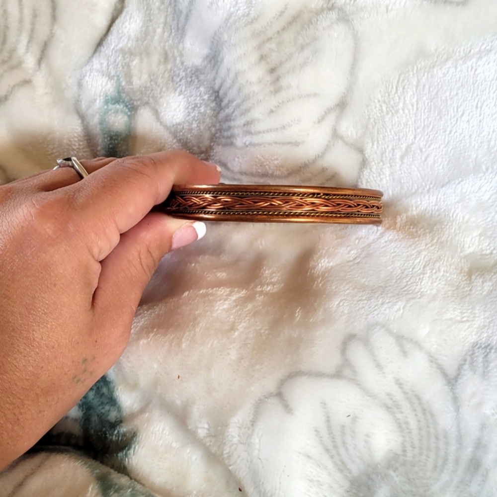NWOT Pure copper twist bracelet w magnets